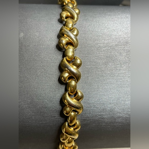 Vintage Kisses Heavy Gold Tone Size 7.25 “KEYES” Bracelet. Fold over clasp - Picture 1 of 7